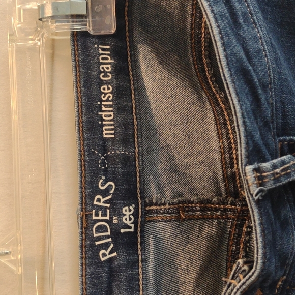 Lee Rider Midrise Stretch Denim Capri - Picture 4 of 4